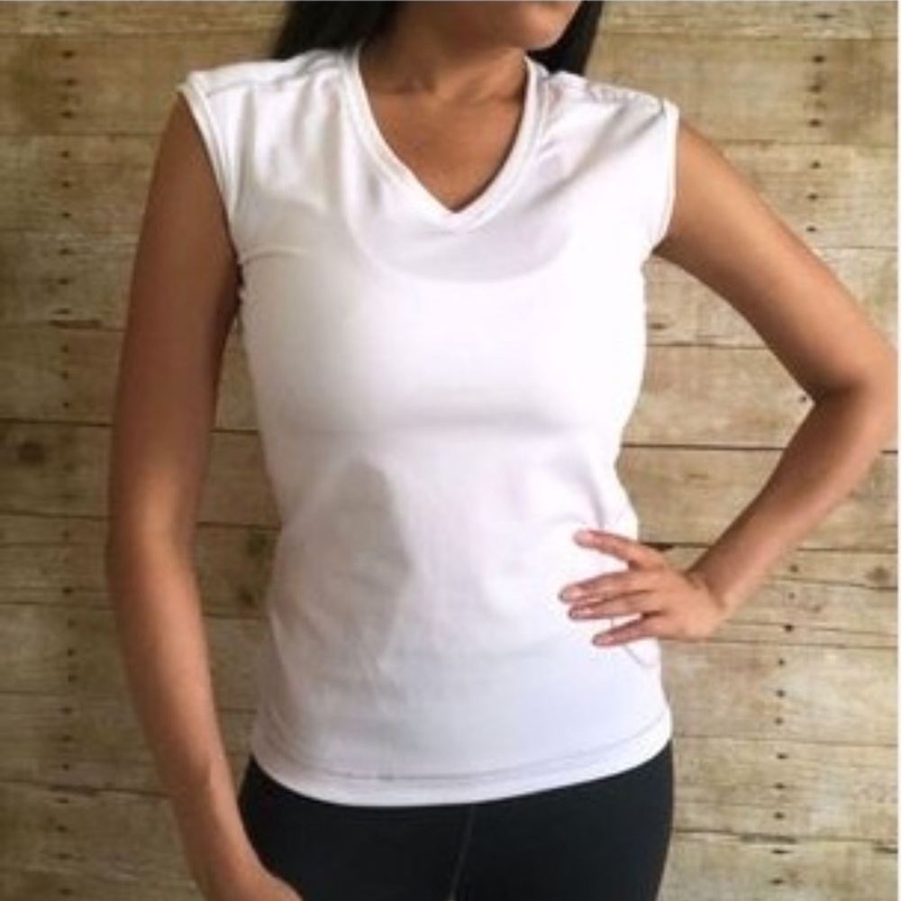 Alo Coolfit Sleeveless Tank Top - Picture 9 of 9